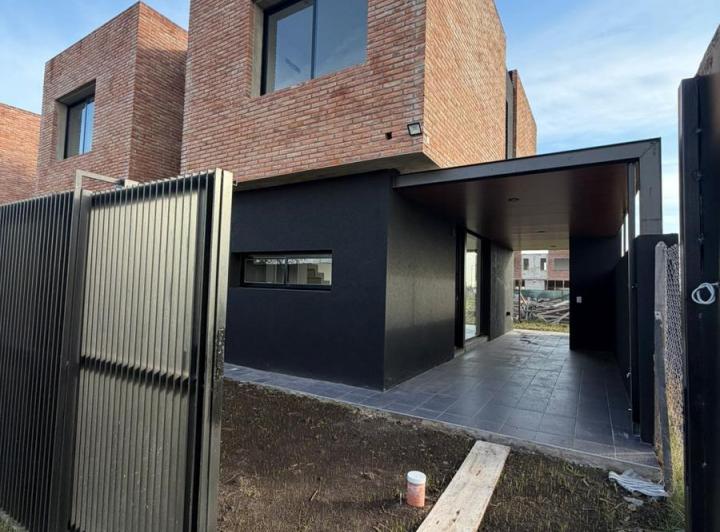 Casa · 89m² · 3 Ambientes · 1 Cochera