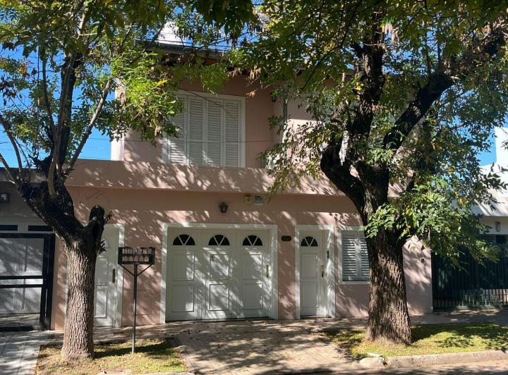 Casa · 125m² · 4 Ambientes · 1 Cochera