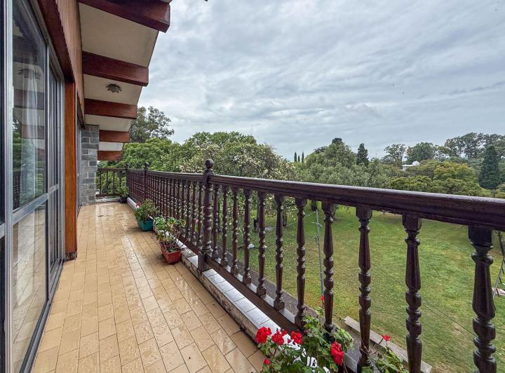 Departamento · 182m² · 6 Ambientes · 1 Cochera