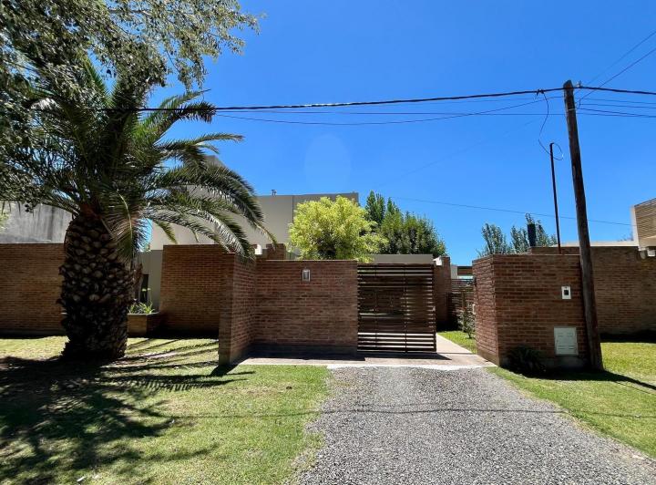 Casa · 600m² · 5 Ambientes · 1 Cochera