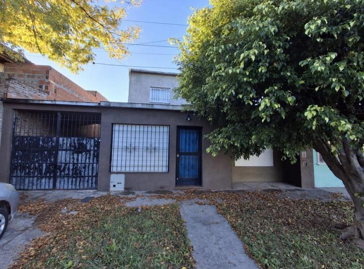 Casa · 140m² · 6 Ambientes · 2 Cocheras