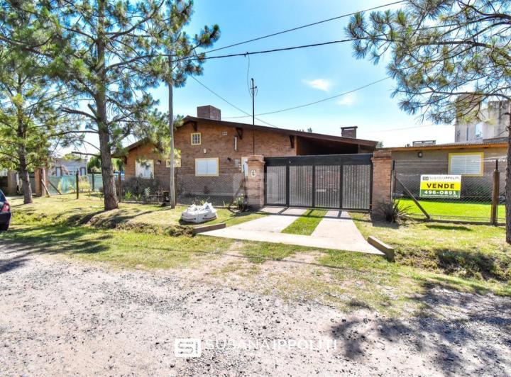 Casa · 90m² · 5 Ambientes · 2 Cocheras