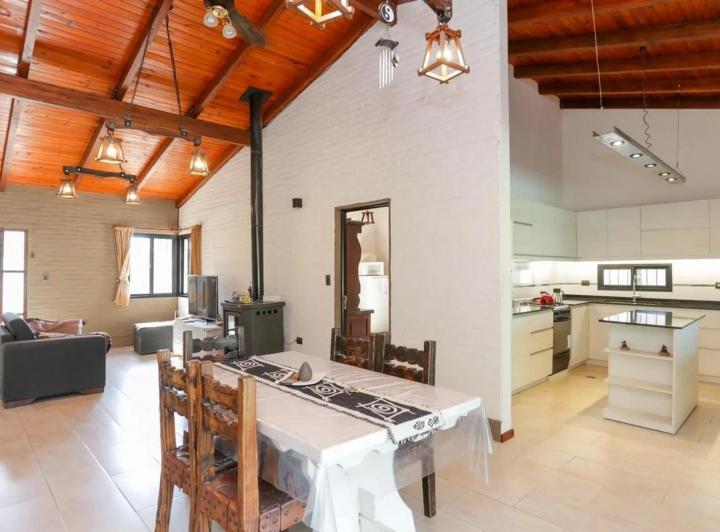 Quinta vacacional · 208m² · 5 Ambientes · 4 Cocheras