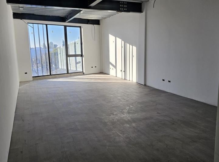 Oficina comercial · 57m² · 1 Ambiente · 1 Cochera