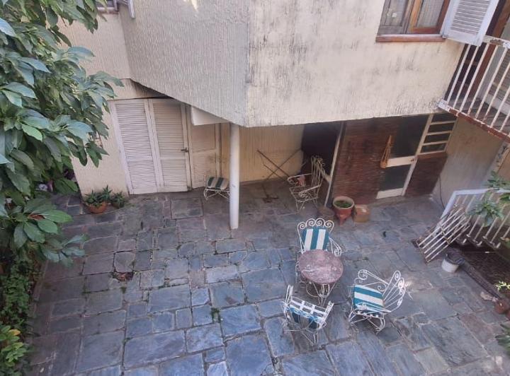Casa · 302m² · 6 Ambientes · 1 Cochera