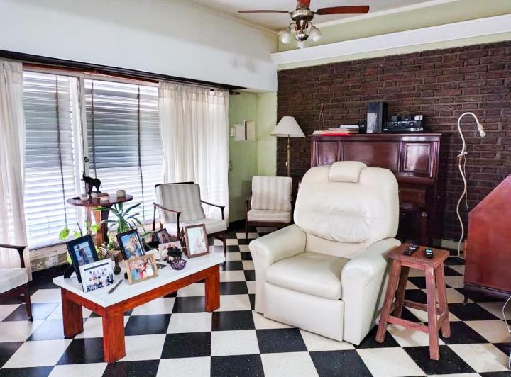 Casa · 180m² · 6 Ambientes · 1 Cochera