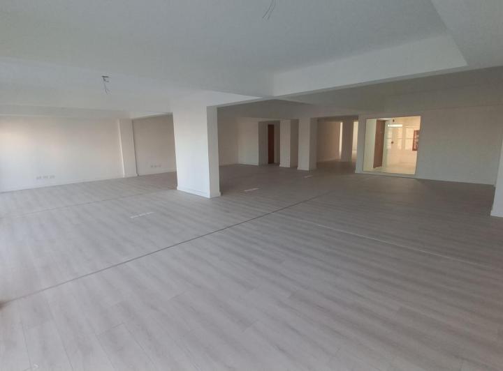 Oficina comercial · 243m² · 1 Ambiente