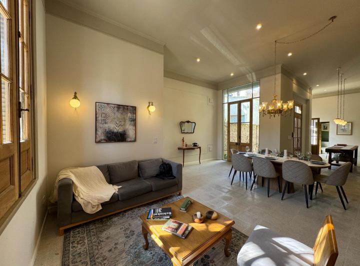 Casa · 146m² · 6 Ambientes · 1 Cochera