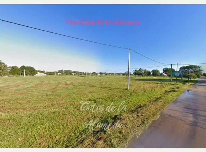 Terreno · 897m²