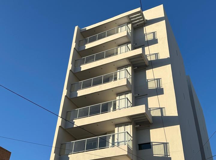Departamento · 80m² · 5 Ambientes · 1 Cochera