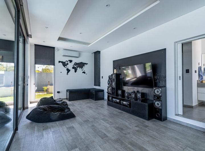 Casa · 762m² · 7 Ambientes · 2 Cocheras