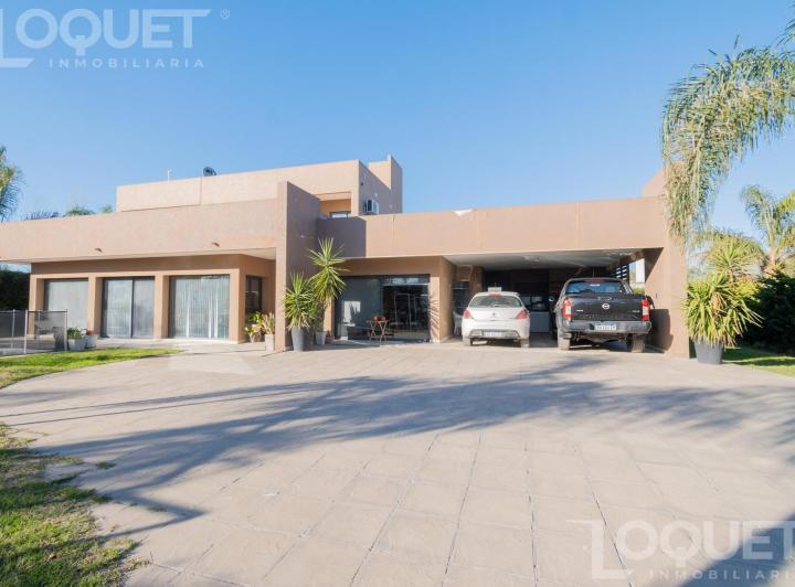 Casa · 270m² · 4 Ambientes · 2 Cocheras