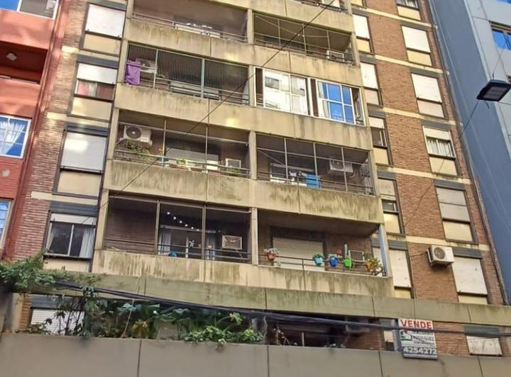 Oficina comercial · 180m² · 6 Ambientes · 4 Cocheras