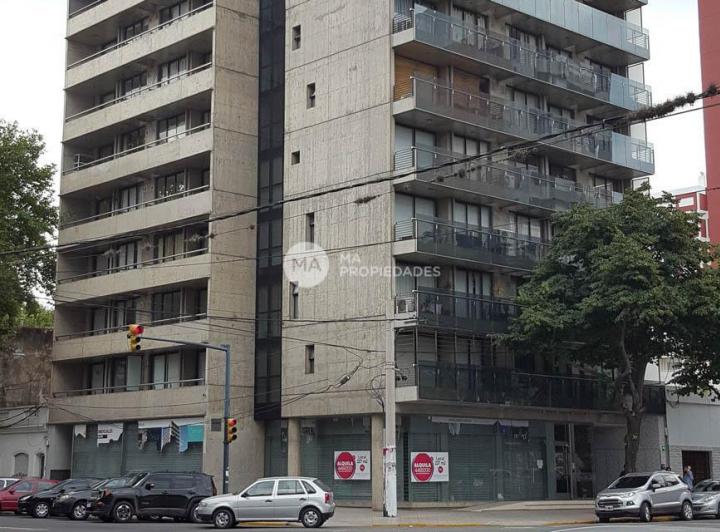 Local comercial · 227m²