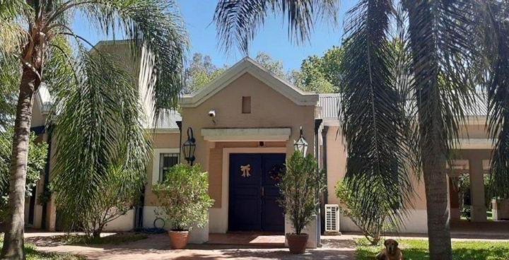 Casa · 400m² · 3 Dormitorios · 1 Cochera