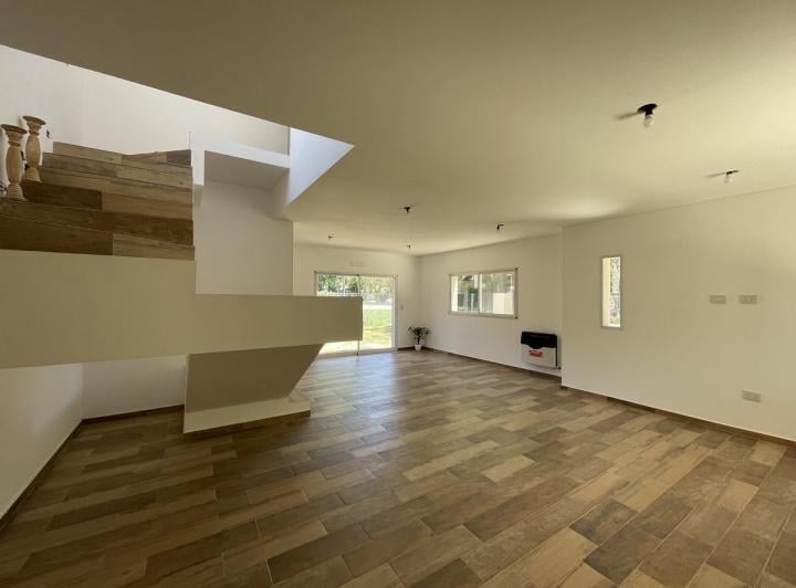 Casa · 164m² · 5 Ambientes · 2 Cocheras