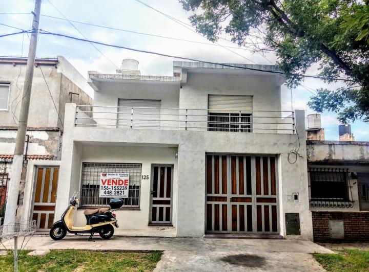 Casa · 180m² · 3 Ambientes · 2 Cocheras