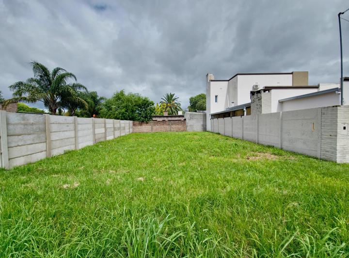 Terreno · 215m²
