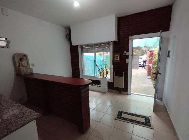 Casa · 180m² · 8 Ambientes · 2 Cocheras