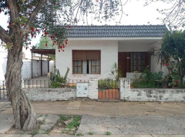 Casa · 90m² · 4 Ambientes · 1 Cochera