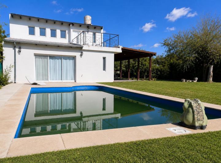 Casa · 168m² · 4 Ambientes · 1 Cochera