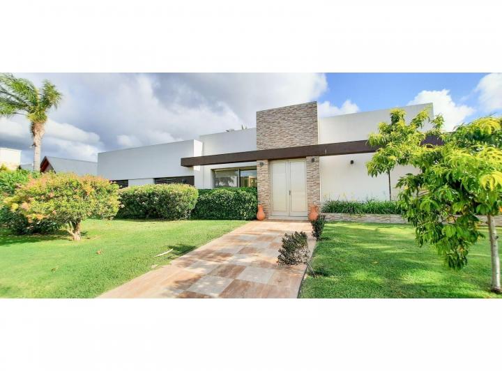Casa · 217m² · 6 Ambientes · 2 Cocheras