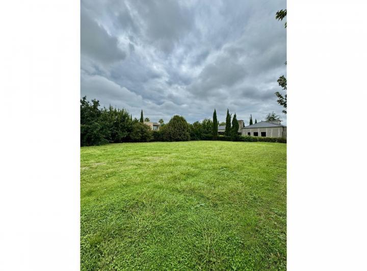 Terreno · 650m²