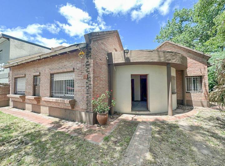 Casa · 156m² · 7 Ambientes · 1 Cochera