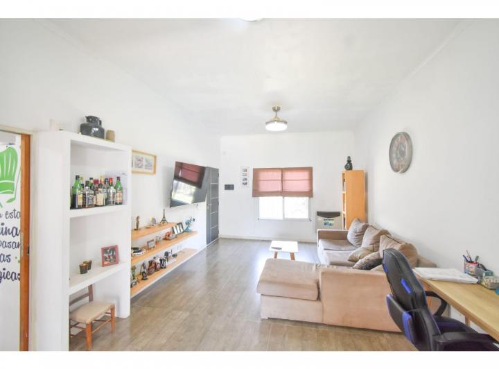 Casa · 147m² · 5 Ambientes · 2 Cocheras