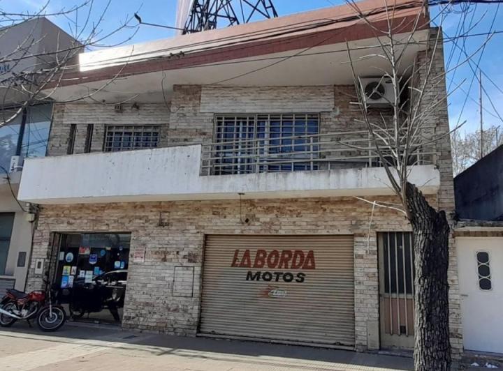 Terreno · 233m² · 6 Ambientes