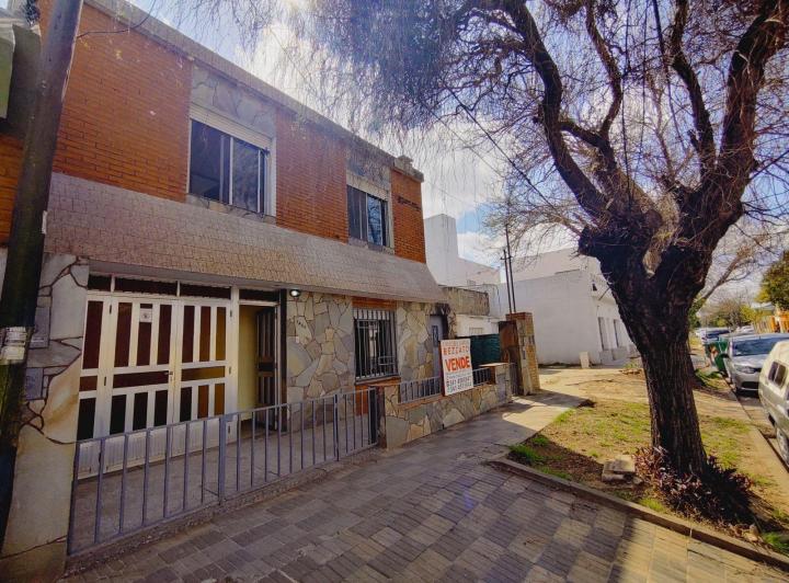 Casa · 155m² · 5 Ambientes · 1 Cochera
