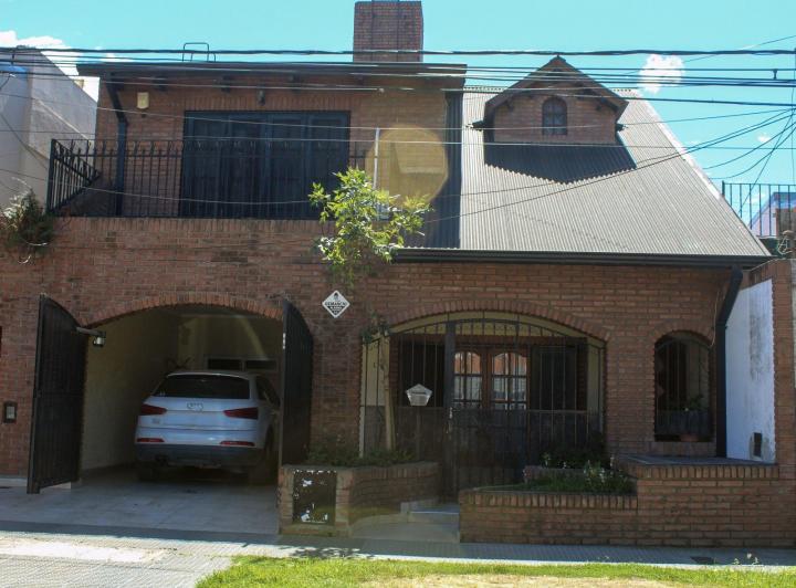 Casa · 170m² · 7 Ambientes · 1 Cochera