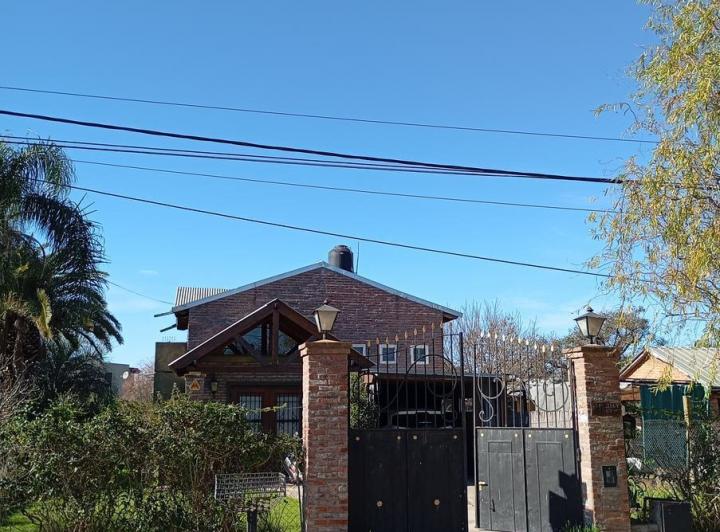 Casa · 156m² · 5 Ambientes · 1 Cochera
