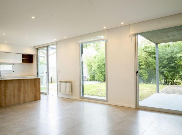 Casa · 147m² · 5 Ambientes · 2 Cocheras