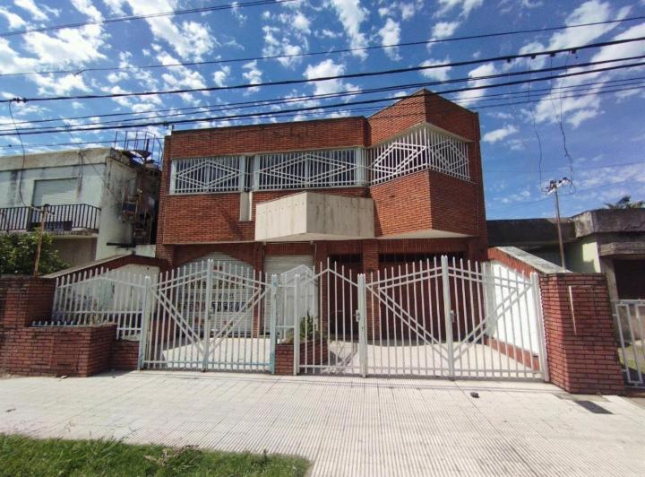 Casa · 435m² · 4 Ambientes · 1 Cochera