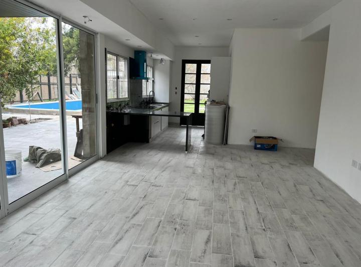 Casa · 155m² · 6 Ambientes · 2 Cocheras