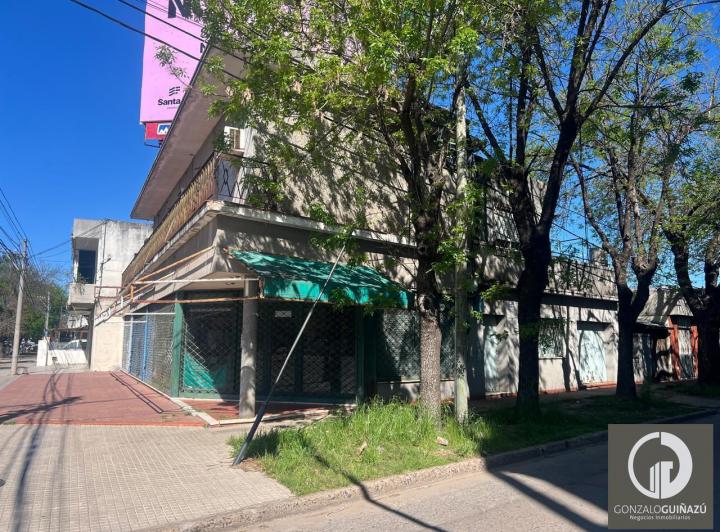 Local comercial · 380m²
