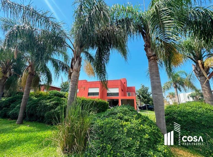 Casa · 293m² · 6 Ambientes · 2 Cocheras