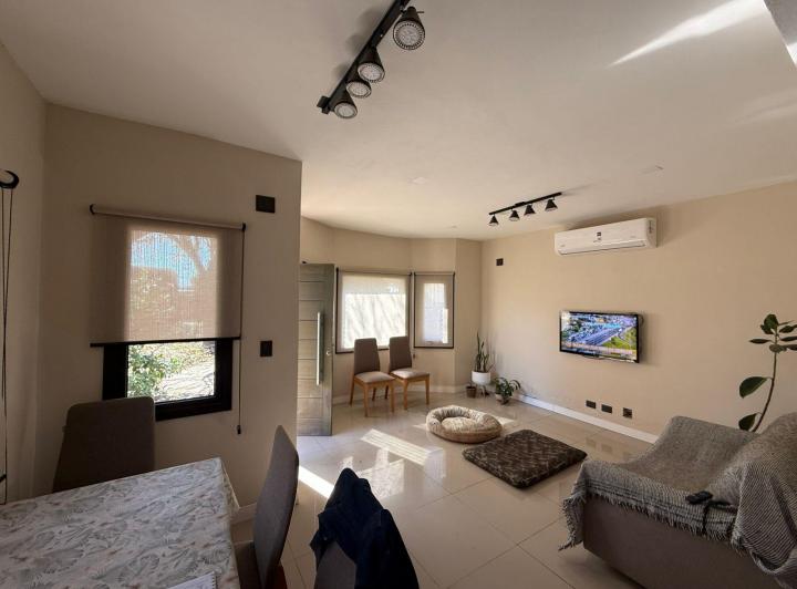Casa · 199m² · 6 Ambientes · 2 Cocheras