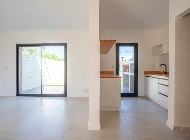 Casa · 96m² · 4 Ambientes · 1 Cochera
