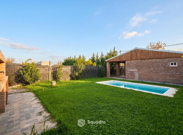 Casa · 90m² · 4 Ambientes · 2 Cocheras