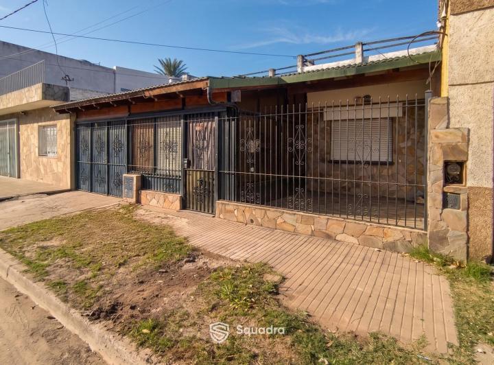 Casa · 110m² · 3 Ambientes · 2 Cocheras