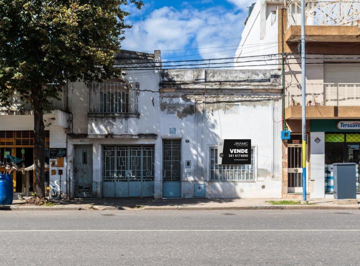 Casa · 186m² · 8 Ambientes · 1 Cochera