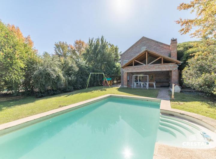 Casa · 425m² · 5 Ambientes · 2 Cocheras
