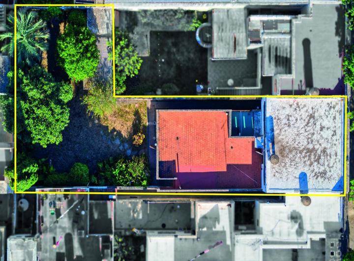 Terreno · 250m² · 7 Ambientes · 2 Cocheras