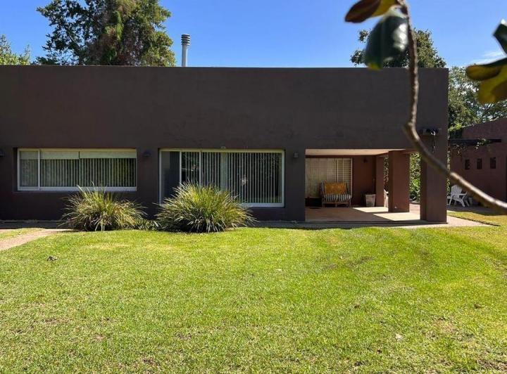 Casa · 190m² · 3 Ambientes · 1 Cochera