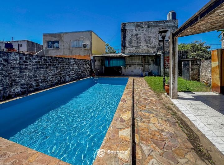Casa · 146m² · 6 Ambientes · 2 Cocheras