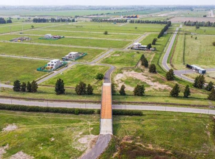 Terreno · 830m²