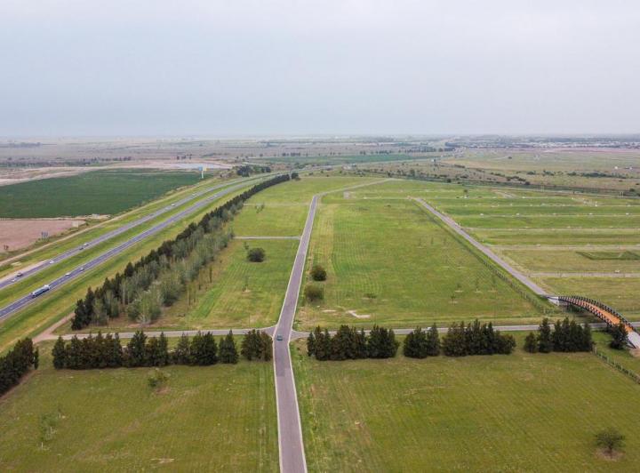 Terreno · 830m²