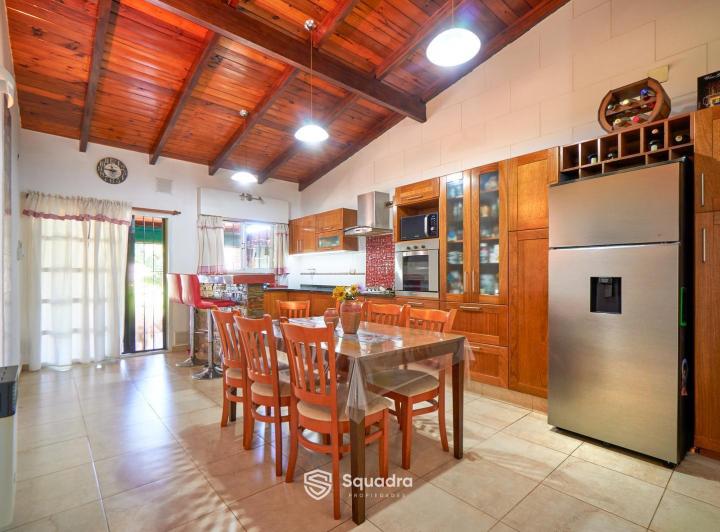Casa · 130m² · 5 Ambientes · 2 Cocheras